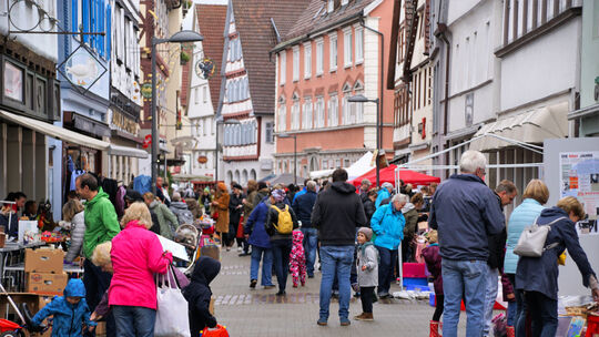 Obwohl der Oktober anfänglich eher grau daher kam, waren am gestrigen Feiertage viele in der Stadt unterwegs. Foto: Thomas Krytz Obwohl der Oktober anfänglich eher grau daher kam, waren am gestrigen Feiertage viele in der Stadt unterwegs. Foto: Thomas Krytz