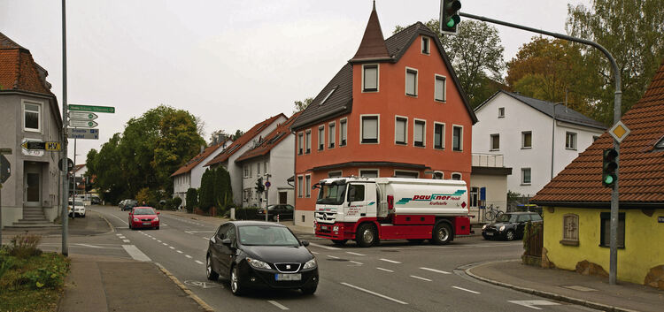 Die Kreuzung an der Plochinger/Unterdorfstraße wird als Sicherheitsrisiko gesehen. Foto: Roberto Bulgrin