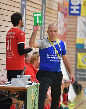 Zeit für Korrekturen: Weilheims Trainer Michael Rehkugler.Foto: Markus Brändli