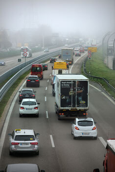 Stau so weit das Auge reicht - für Autofahrer in der Region nichts Ungewöhnliches.Foto:  Bulgrin