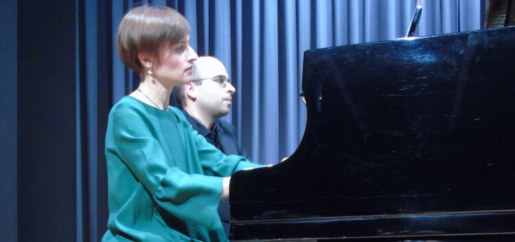 Ein Klavier, vier Hände: Die Französin Yseult Jost und der Portugiese Domingos Costa sind Virtuosen der europäischen Spitzenklas