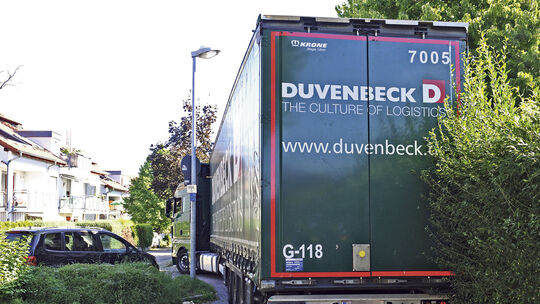 Kommt ein Lkw, wird‘s eng im Nägelestal. Archiv-Foto: Brändli