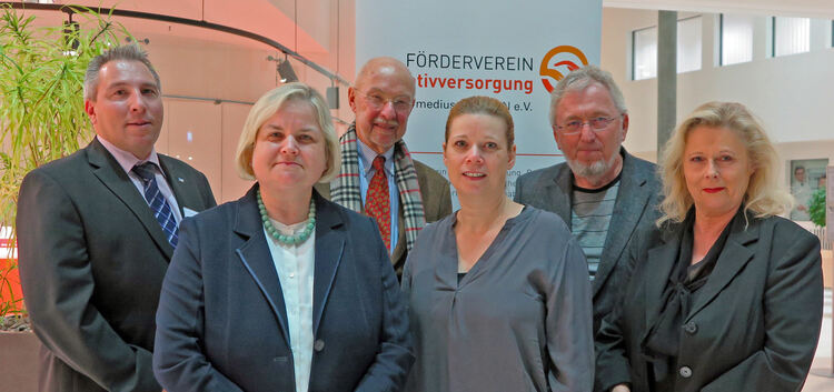 Der Vorstand mit Torsten Schwarz, Sandra Achilles, Gert-Michael Burgmann, Tanja Franz, Dr. Franz Bihr und Rita Reck (v. li.)