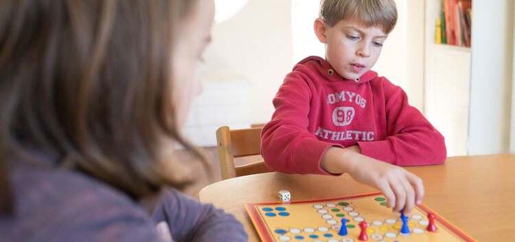 Es muss nicht immer nur das klassische „Mensch ärgere dich nicht“ sein: Spannende Brettspiele sind bei Kindern und Familien stet