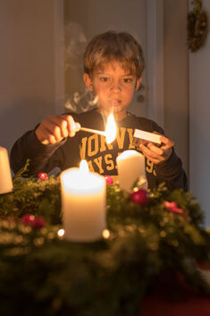 Der Adventskranz gehört für die meisten Menschen zur Adventszeit dazu.Foto: Carsten Riedl
