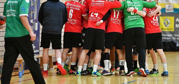 Weilheims Handballer müssen kurz vor Weihnachten gegen Reichenbach nocheinmal eng zusammenrücken.Foto: Markus Brändli