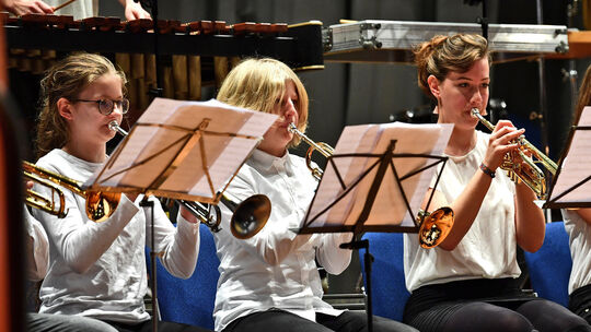 Jugendkapelle, Weihnachtskonzert der Stadtkapelle, in der Stadthalle, Konzert, Musik
