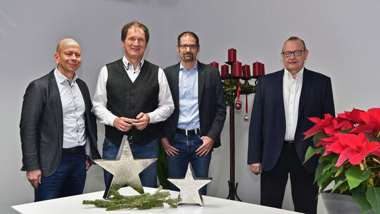 Foto in Steuerberaterkanzlei SAM in der Tannenbergstraße, Spende für weihnachtsaktion