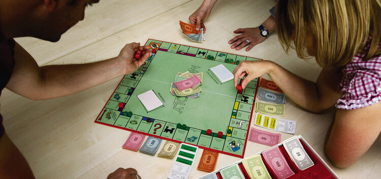 Es muss nicht immer das klassische „Monopoly“ sein: Es gibt so einige angesagte Partyspiel-Neuheiten.Archiv-Foto: Jean-Luc Jacqu