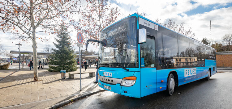 Die „Relex-Busse“ fahren von Kirchheim je nach Tageszeit stündlich oder halbstündlich Richtung Messe. Foto: Carsten Riedl