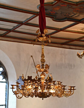 Der Leuchter im Museum stammt aus der jüdischen Synagoge in Göppingen.Foto: Brändli