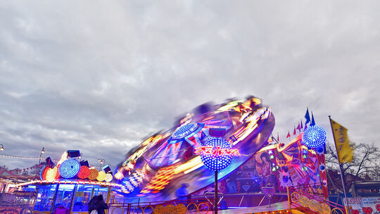 Vergnügungspark auf dem ziegelwasen, jahrmarkt, Volksfest,