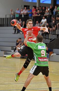 8 , Handball-BezirksklasseTSV Weilheim (rot) - TSV Grabernstetten 2 (grün) , Nr 8 Jakob Klein