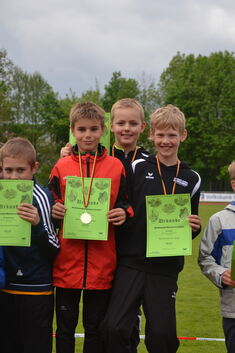 Das U12-Siegerteam der LG Teck mit Tom Schumacher, Lukas Melzer, Sören Butter (von links nach rechts).Foto: privat