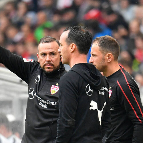 Oben bleiben: Der VfB um das Trainer-Trio Paco Vaz, Nico Willig und Tobias Rathgeb (von links) peilt in der Relegation gegen Uni