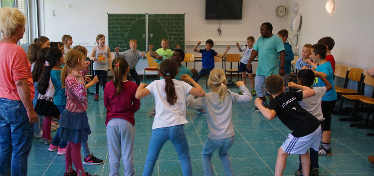 Mit vollem Elan nahmen die Schüler am Workshop der „African Vocals“ teil.Foto: Thomas Krytzner