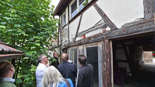 Besichtigung Gebäude Kirchheimer Str. 5 mit Ortschaftsrat und TA Besichtigung Gebäude Kirchheimer Str. 5 mit Ortschaftsrat und TA