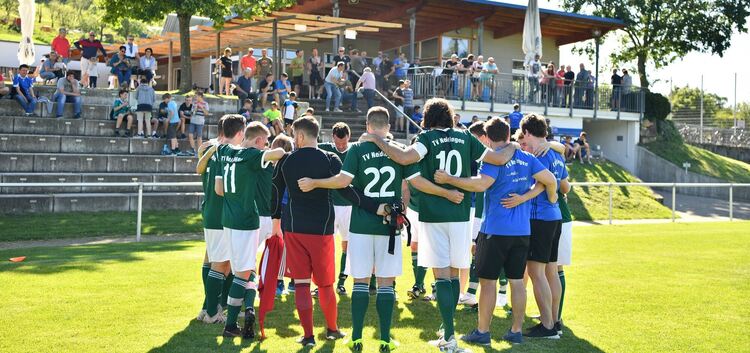 Nicht nur die Fußballer rücken in Neidlingen zusammen: Der gesamte „Flecken“ fiebert dem Teckbotenpokal in der ersten Sommerferi