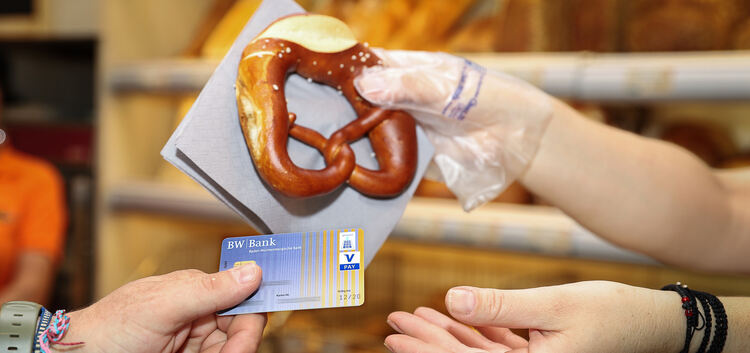 Beim Bäcker die Brezel mit der Karte bezahlen: Noch ist das in Kirchheim Zukunftsmusik, könnte aber bald kommen. Foto: Jean-Luc