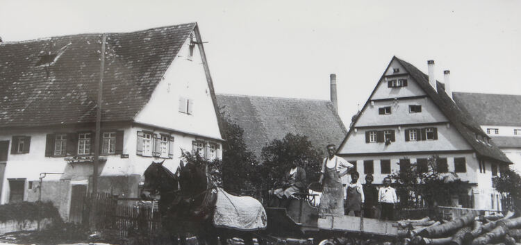 Einst brachten Pferdefuhrwerke Mensch, Material und Baumstämme zur „Unteren Mühle“ in Oberlenningen.