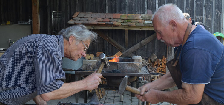 Der Schmied war früher ein wichtiger Handwerker - heute gibt es nur noch wenige, die den Beruf ergreifen wollen. Foto: Mara Sand