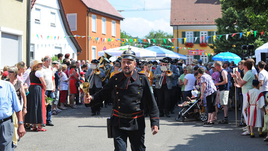 Am Wochenende leutet der Büttel wieder: Das Owener Stadfest steht unter dem Motto „Feiern unter der Teck“.Archiv-Foto: Deniz Cal Am Wochenende leutet der Büttel wieder: Das Owener Stadfest steht unter dem Motto „Feiern unter der Teck“.Archiv-Foto: Deniz Cal