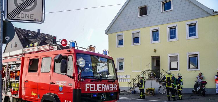 Zu einem Brand wurden die Feuerwehren aus Kirchheim und Oetlingen am Samstagnachmittag in die Fabrikstrasse in den Kirchheimer S