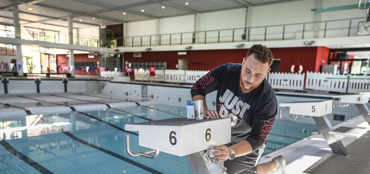 Shokre war in seiner Heimat Schwimmer. Nun arbeitet er in Nürtingen und macht eine Ausbildung zum Fachangestellten für Bäderbetr