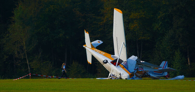 Der Crash zweier Flugzeuge sorgte auf der Hahnweide für eine Schrecksekunde. Foto: Thomas Krytzner