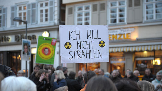 Mahnwache vor dem Rathaus fr Fukushima / Atomreaktor Zwischenfall