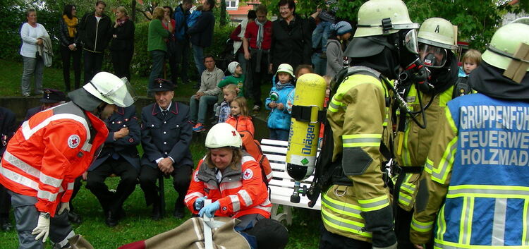 Allerhand geboten bekamen die Zuschauer bei der Hauptübung der Freiwilligen Feuerwehr Holzmaden am Kindergarten Schillerstraße.F