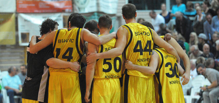 Der Teamgeist stimmt, das Ergebnis nicht: Kirchheims Basketballer sind auf Tabellenplatz sieben abgerutscht. Foto: Markus Brändl