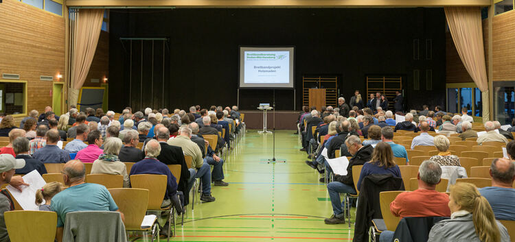 Rund 250 Zuhörer kamen zur Bürgerinformation. Foto: Carsten Riedl