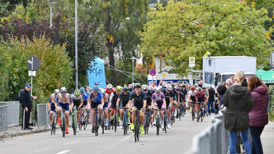 Radsportatmosphäre in Notzingen: Das letzte Rennen des Heuer-Cups zog die Bodenbachgemeinde mit packenden Duellen an den Rand de