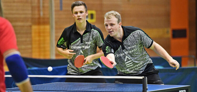 Simon Geßner (rechts) und Dominik Goll hielten in ihrem Doppel gut mit, konnten aber nicht punkten. Foto: Markus Brändli