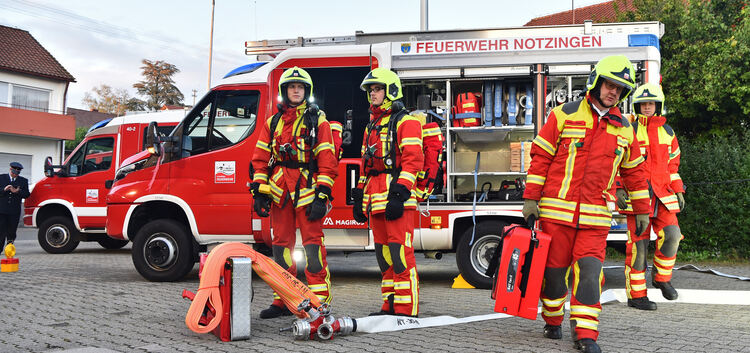 Mitglieder der Freiwilligen Feuerwehr Notzingen demonstrierten gleich bei der Inbetriebnahme, dass sie auf die Arbeit mit dem ne