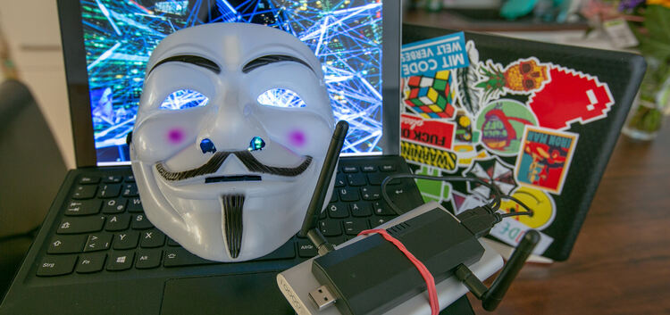 Circa 100 Euro kostet eine Hacker-Grundausrüstung. Foto: Roberto Bulgrin