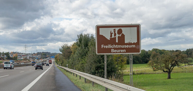 Autobahnschild "Freilichtmuseum"