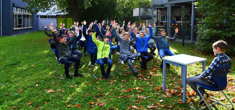 Die Schüler des Ludwig-Uhland-Gymnasiums wünschen sich ein Klassenzimmer im Grünen. Foto: pr
