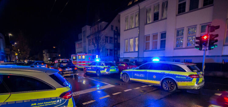Esslingen: Ein häuslicher Streit in einer der Polizei bekanntenProblemfamilie eskalierte am Freitagabend im Esslinger StadtteilM
