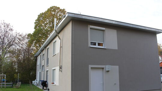 So wie der Neubau in der Kitteneshalde soll auch das Gebäude im Ötlinger Ginsterweg ausfallen: Ein Haus mit zwei Stockwerken, vi So wie der Neubau in der Kitteneshalde soll auch das Gebäude im Ötlinger Ginsterweg ausfallen: Ein Haus mit zwei Stockwerken, vi