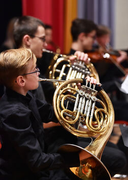 Das Symphische Orchester des Musikschule beim Konzert  "Musik macht stark" im Kirchheimer Bohnauhaus. Foto: Markus Brändli