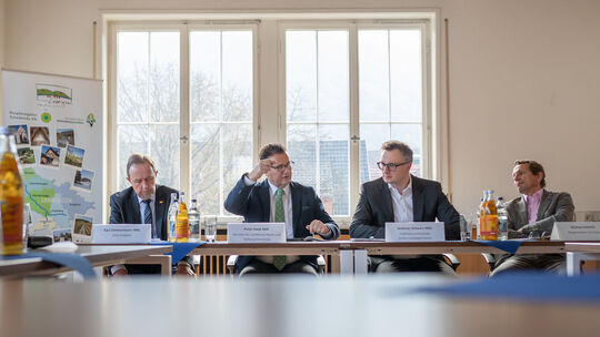 Der CDU-Landtagsabgeordnete Karl Zimmermann, Landwirtschaftsminister Peter Hauk, der Grünen-Fraktionsvorsitzende Andreas Schwarz