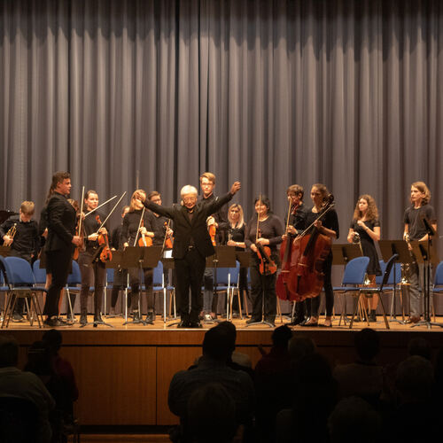 Das Symphonische Orchester der Musikschule sorgte für eine gelungen Abrundung des Konzerts.Foto: Johannes Stortz