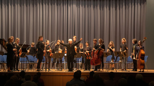 Das Symphonische Orchester der Musikschule sorgte für eine gelungen Abrundung des Konzerts.Foto: Johannes Stortz