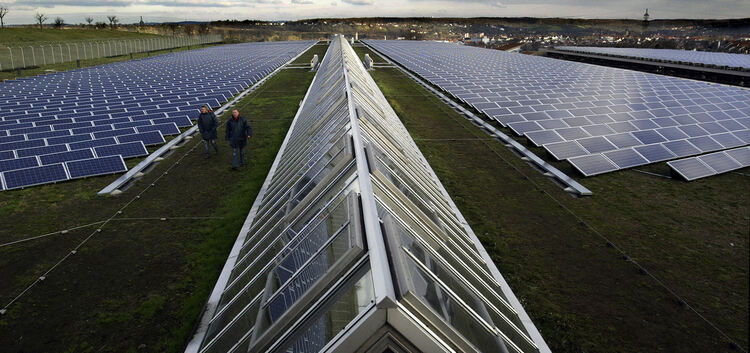 Solarstrom vom Dach des Kirchheimer Kompostwerkes: Bei erneuerbaren Energien hat der Kreis Nachholbedarf.Foto: Jean-Luc Jacques
