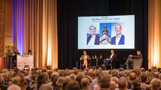 Volles Haus und konzentrierte Aufmerksamkeit: Das von der Teckboten-Redaktion moderierte und organisierte Podiumsgespräch zur OB