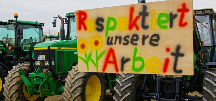 Landwirte der Region kämpfen für mehr Respekt. Aus diesem Grund versammelten sich am Sonntag über 250 Traktoren auf der Kirchhei