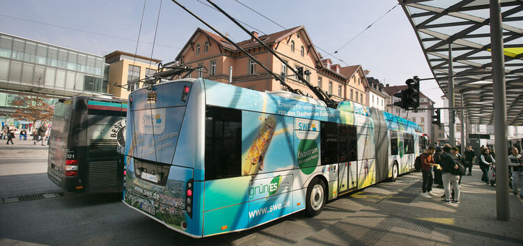 Oberleitungsbusse haben in Esslingen eine Tradition. Der städtische Verkehrsbetrieb setzt künftig ganz auf die Technik. Foto: Ro