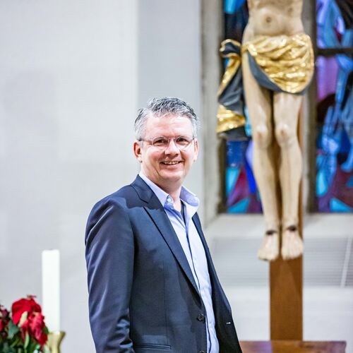 Pfarrer Peter Brändle in seiner neuen Wirkungsstätte, der Eusebiuskirche. Foto: Ralf Just